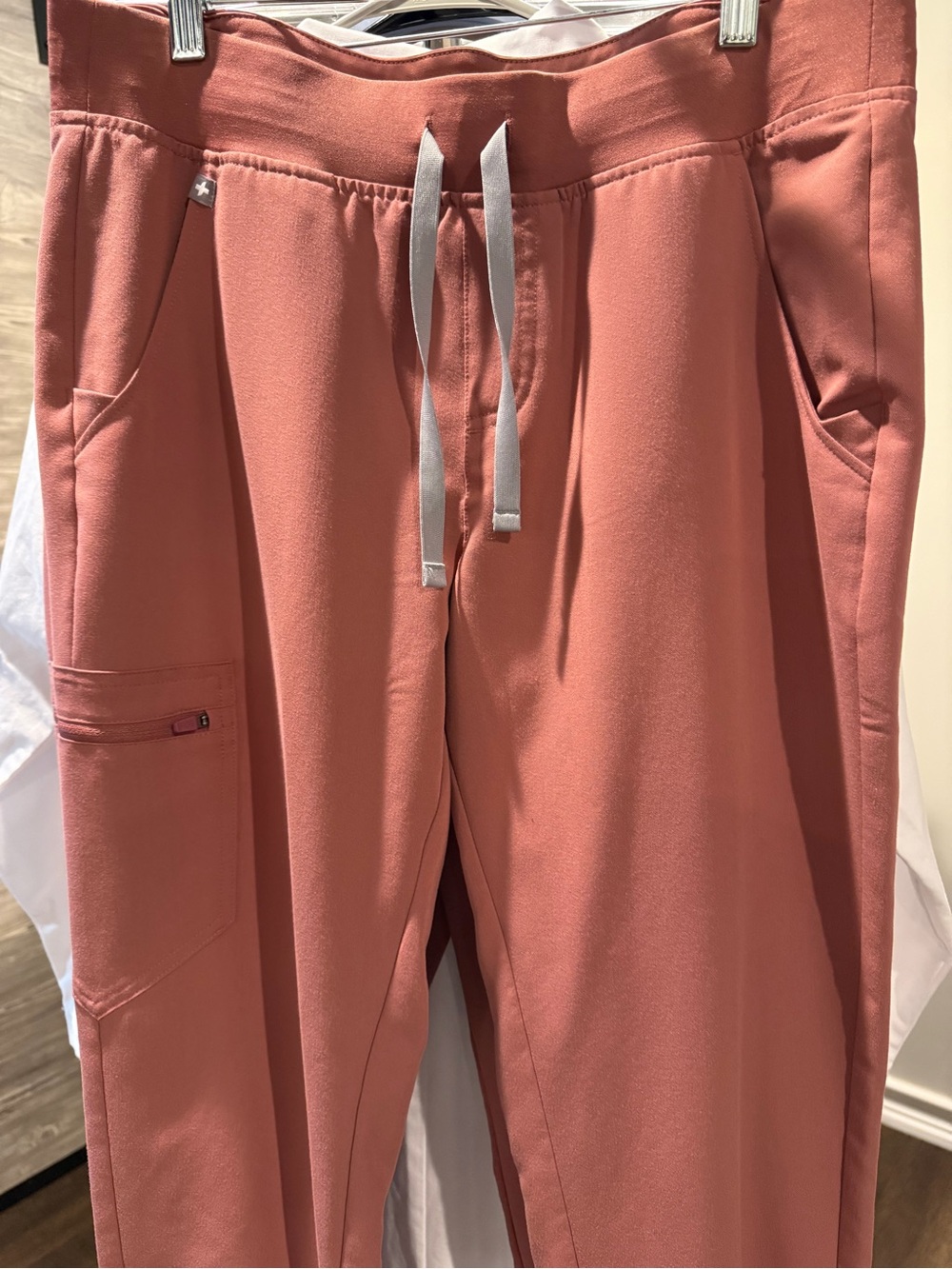 Figs Zamora Scrub Joggers in Mauve, Women’s Medium - Picture 2 of 8